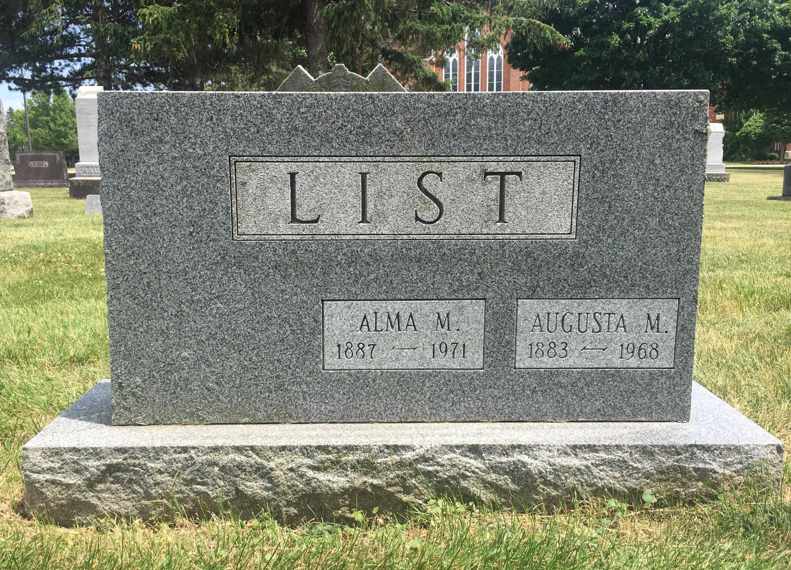 Alma List\'s gravestone